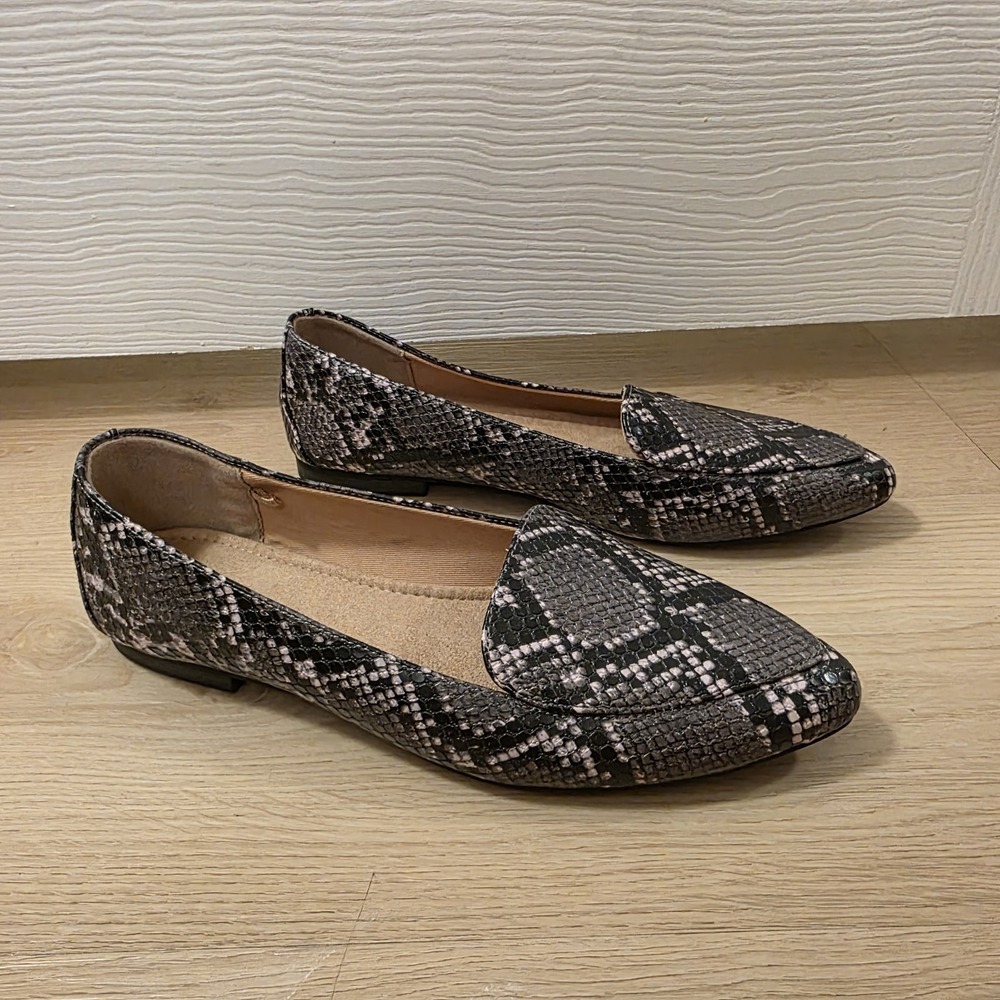 Old Navy Gray Black‎ White Snakeskin Faux Leather Pointy-Toe Preppy Loafers Sz 7